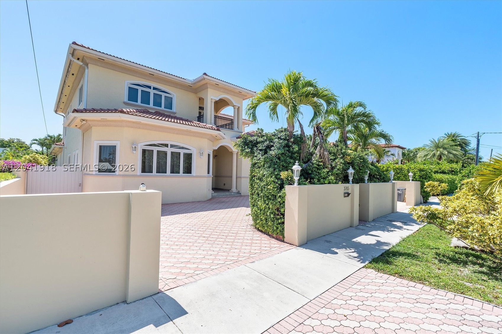 3765 Prairie Ave #3765 Miami Beach, FL 33140