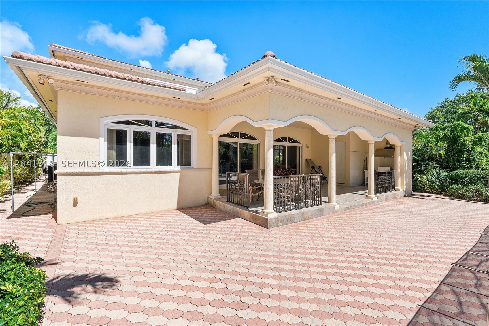 3765 Prairie Ave #3765 Miami Beach, FL 33140