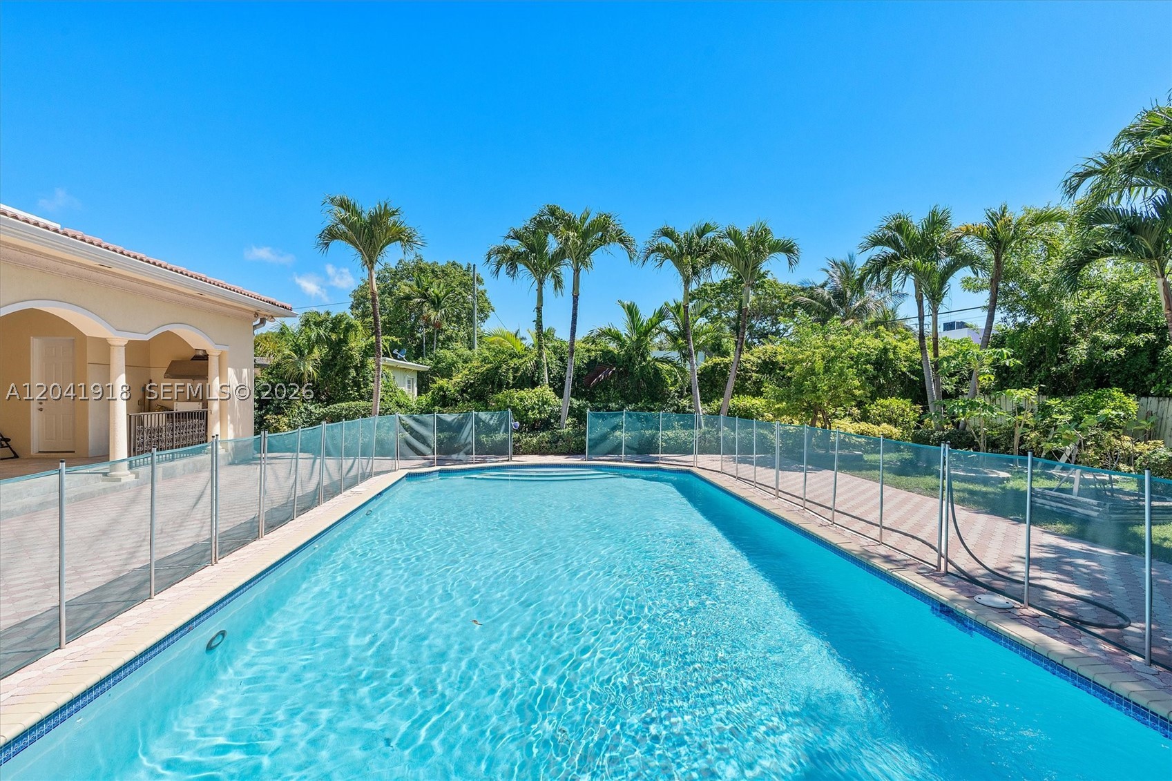 3765 Prairie Ave #3765 Miami Beach, FL 33140