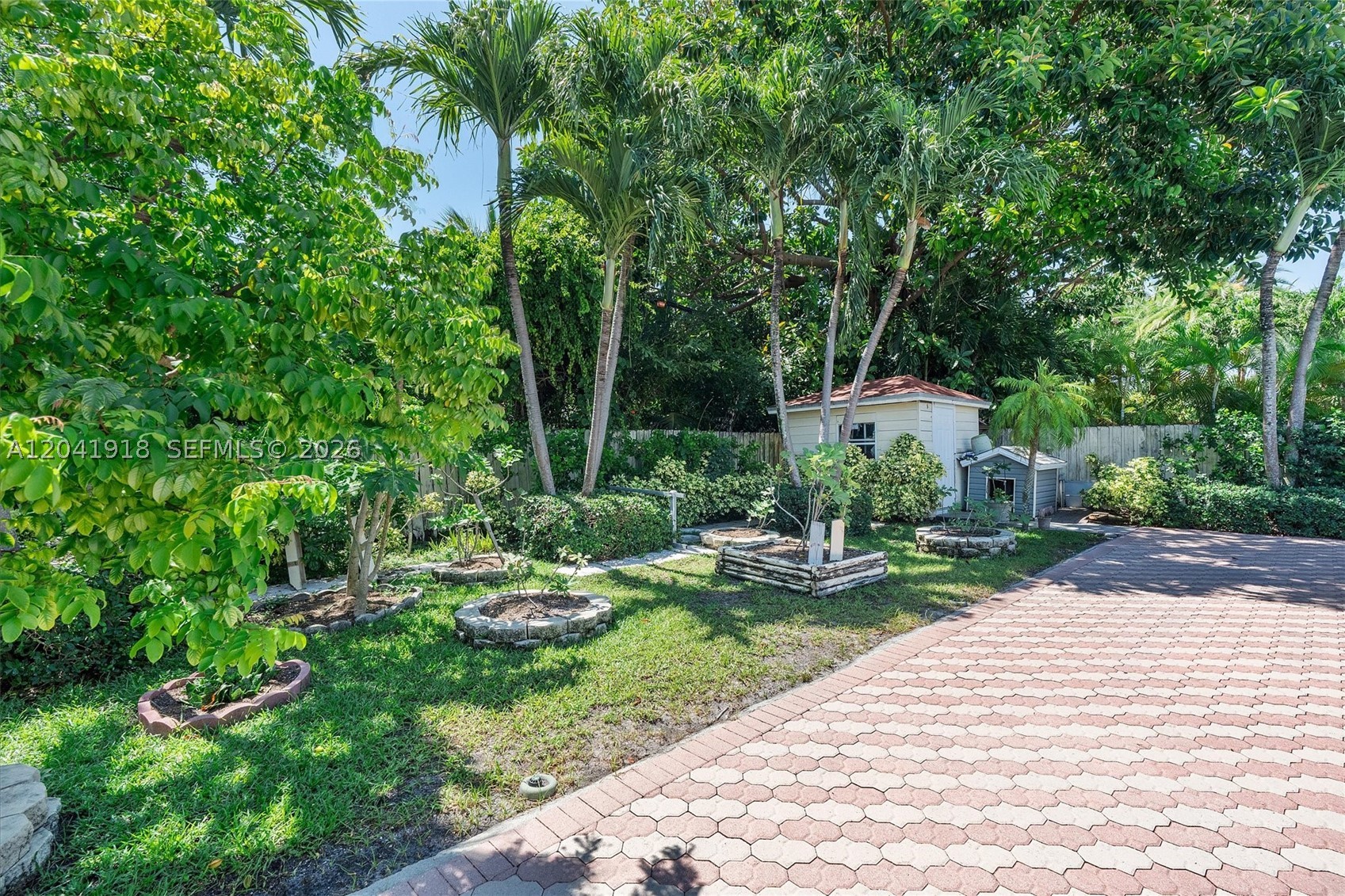 3765 Prairie Ave #3765 Miami Beach, FL 33140