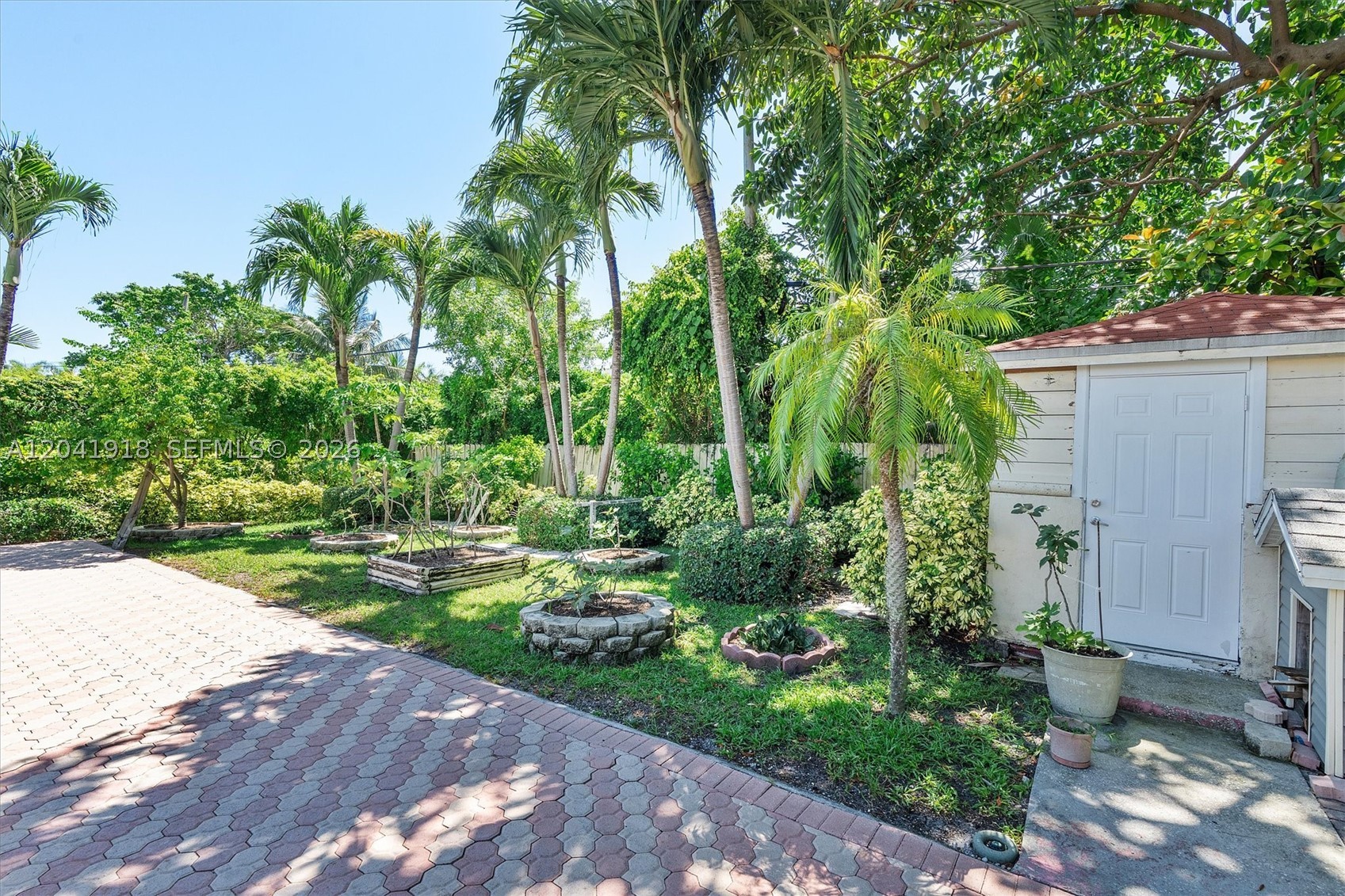 3765 Prairie Ave #3765 Miami Beach, FL 33140