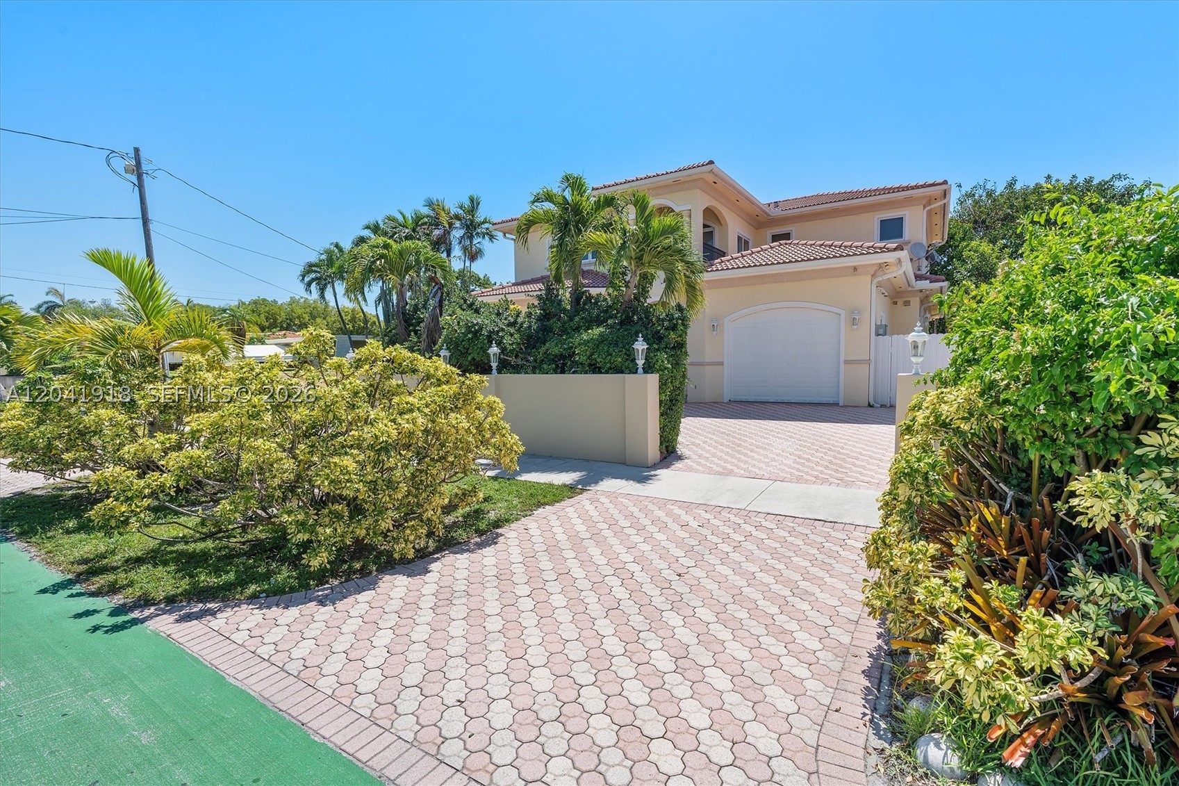 3765 Prairie Ave #3765 Miami Beach, FL 33140