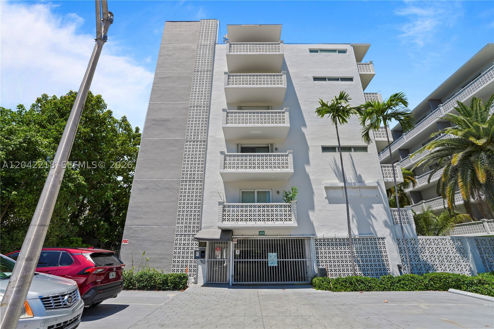 1614 West Ave #203 Miami Beach, FL 33139