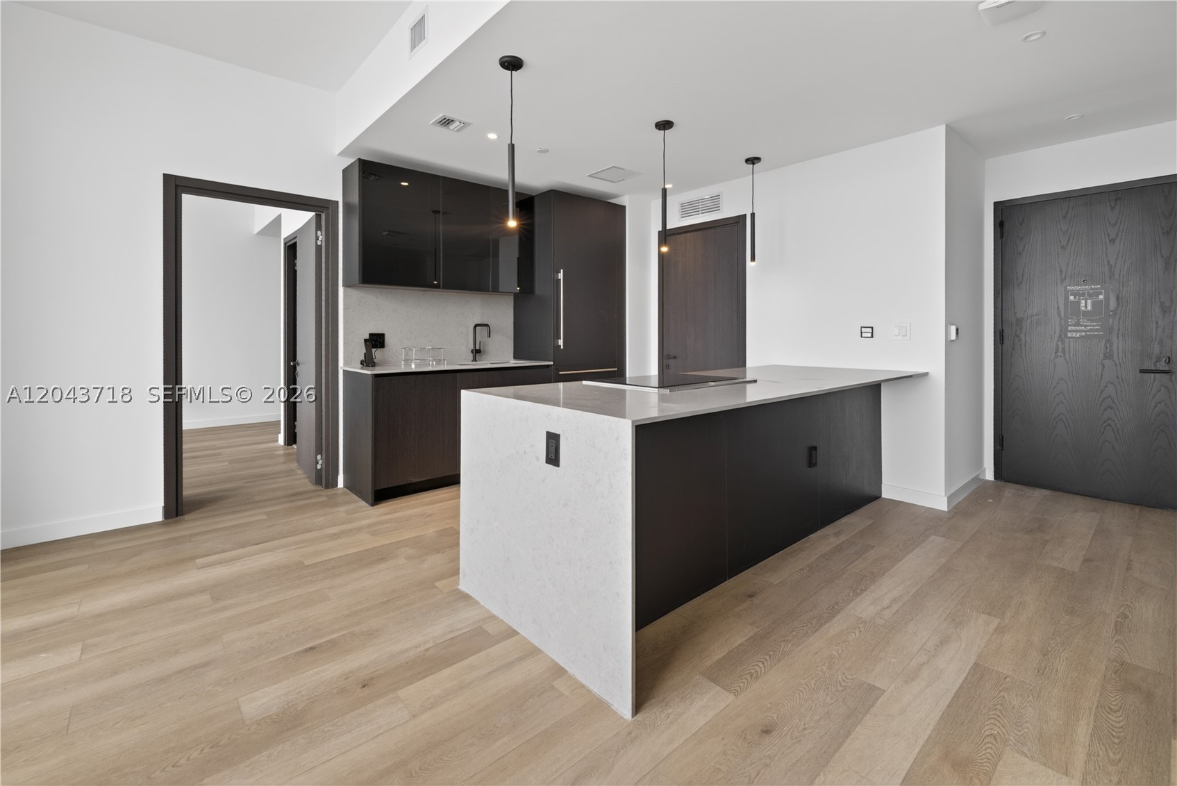 20 NE 11th #4701 Miami, FL 33132