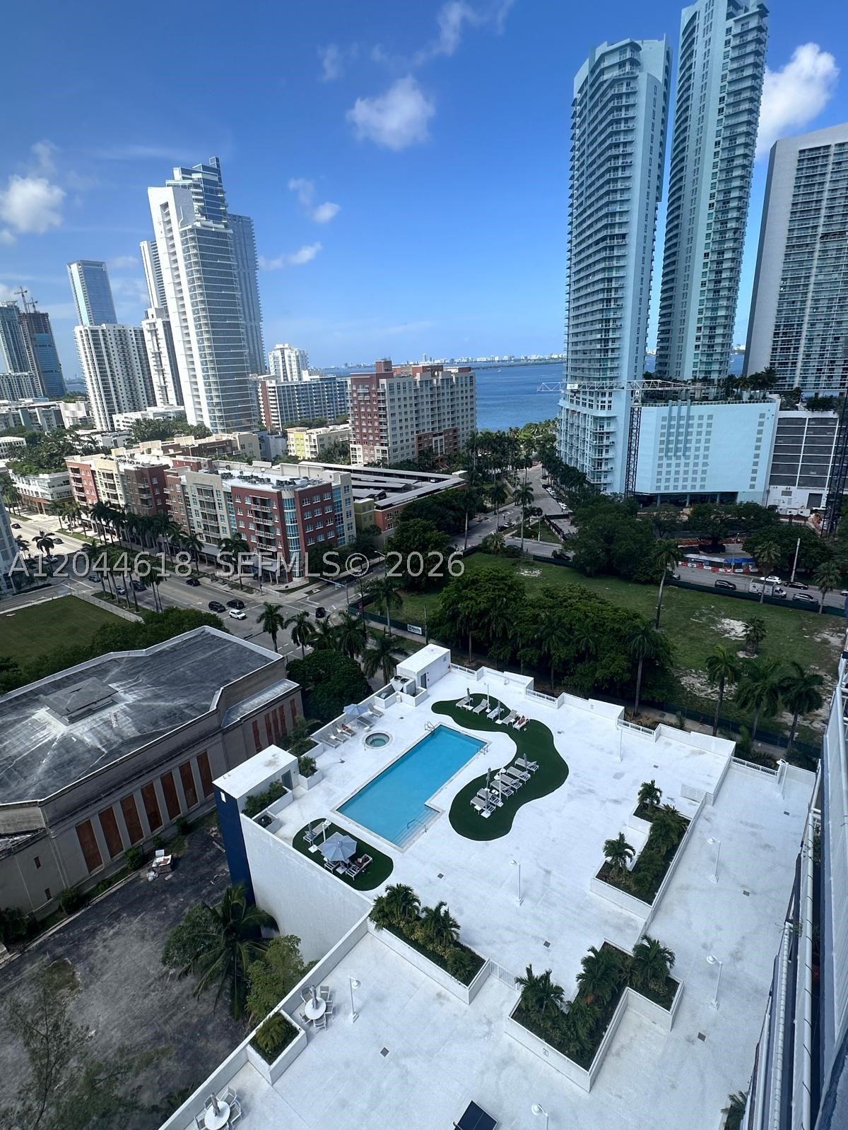 image 1800 Biscayne Plaza1