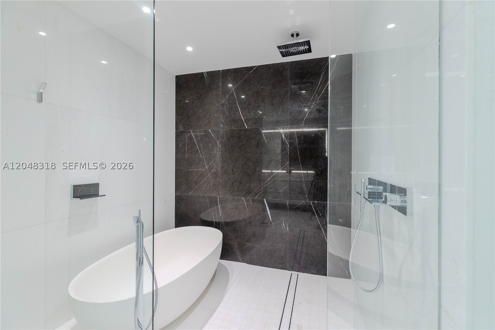 image Aston Martin Residences15