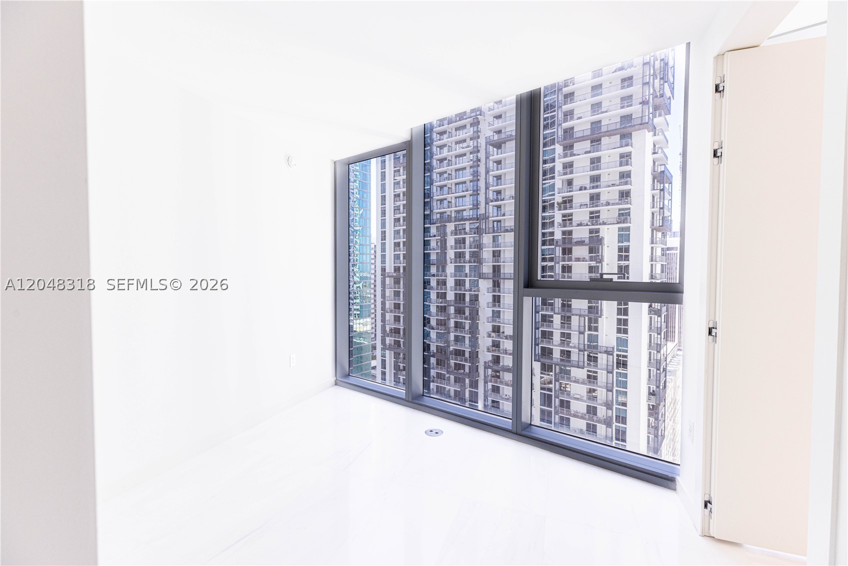 image Aston Martin Residences17