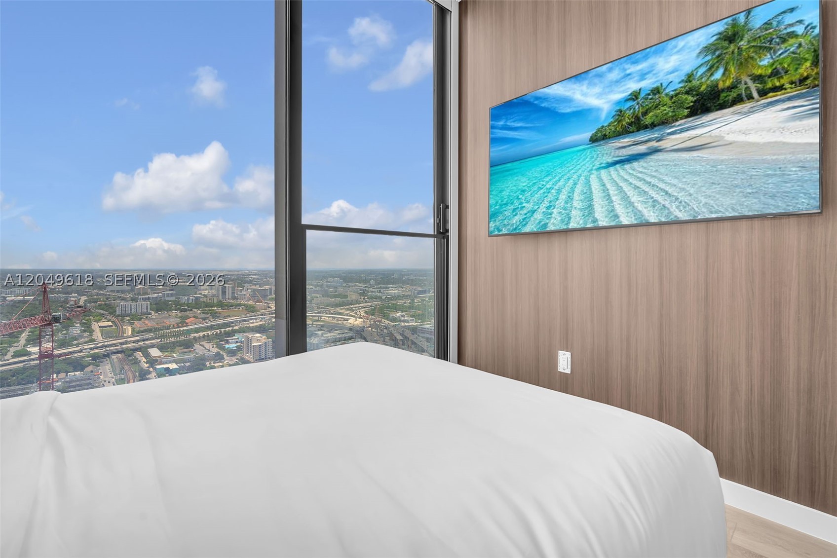 image E11EVEN Hotel & Residences9
