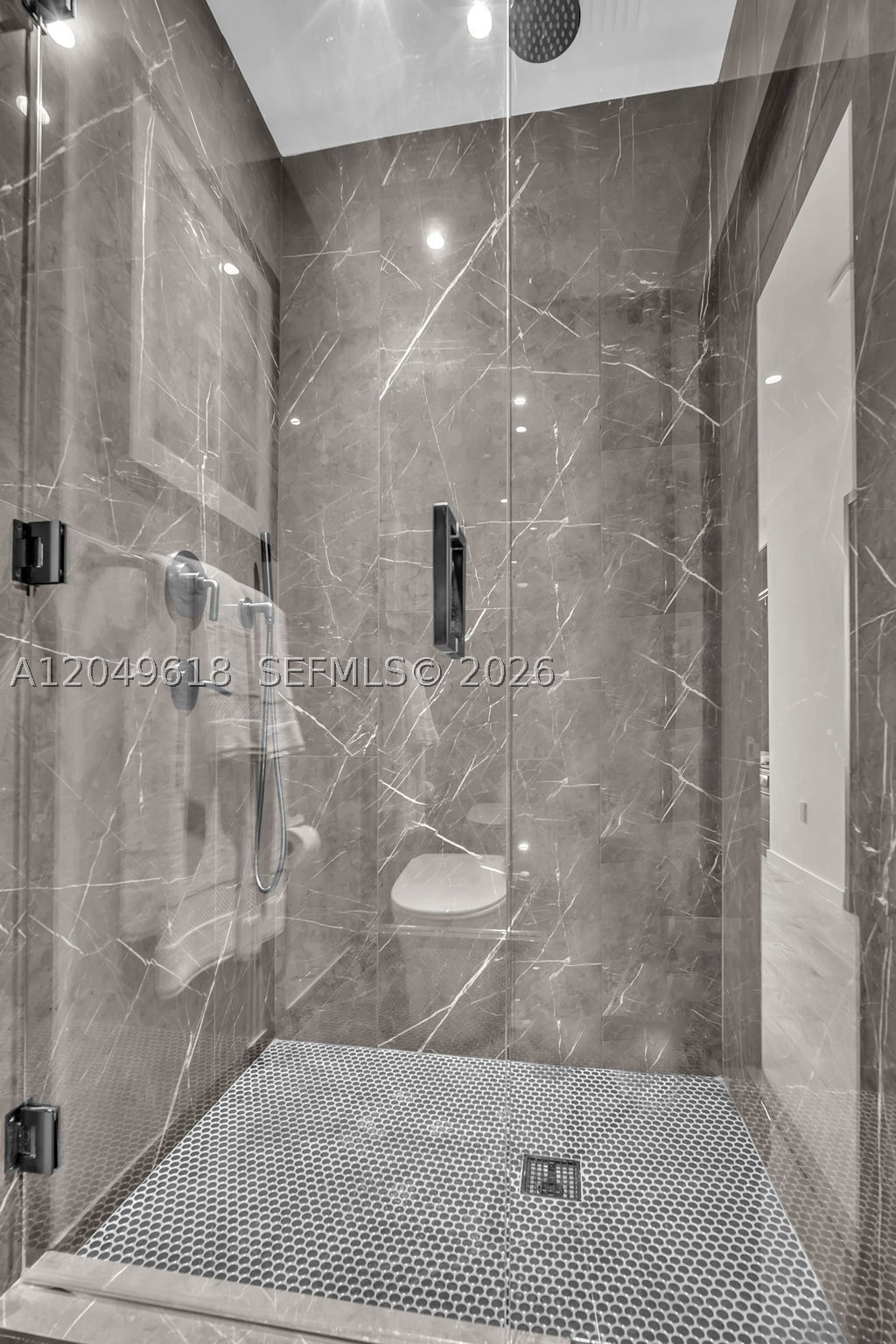 image E11EVEN Hotel & Residences12