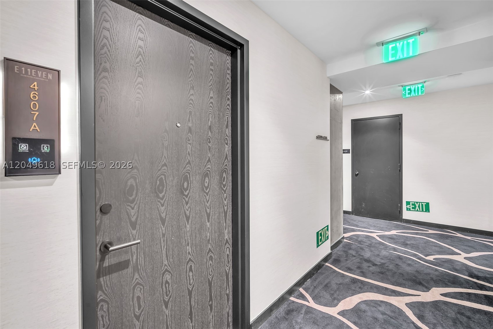 image E11EVEN Hotel & Residences15