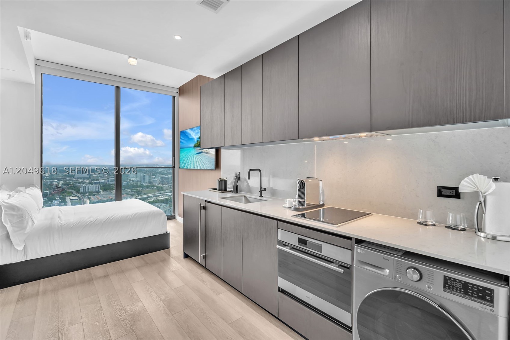 image E11EVEN Hotel & Residences1