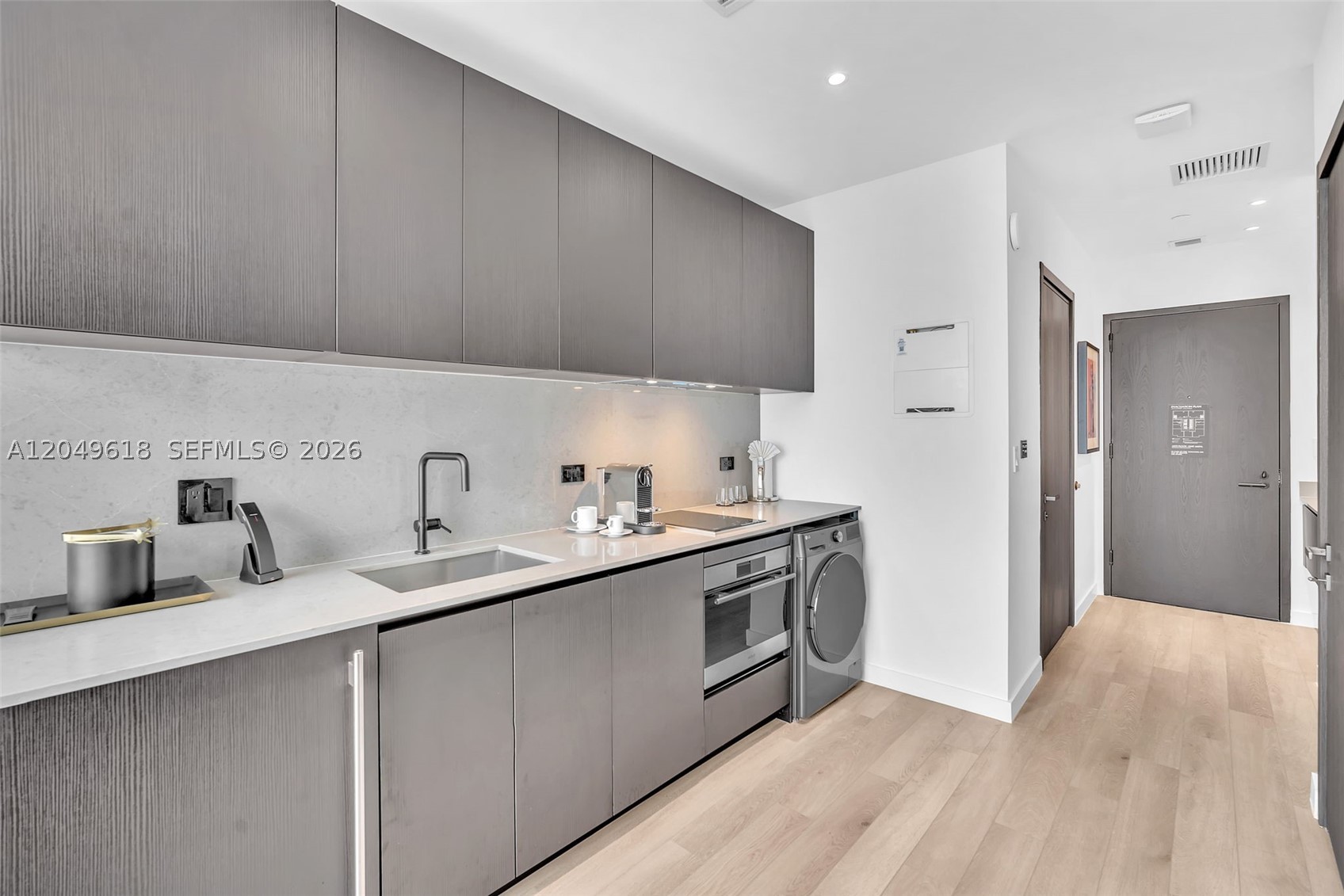 image E11EVEN Hotel & Residences2