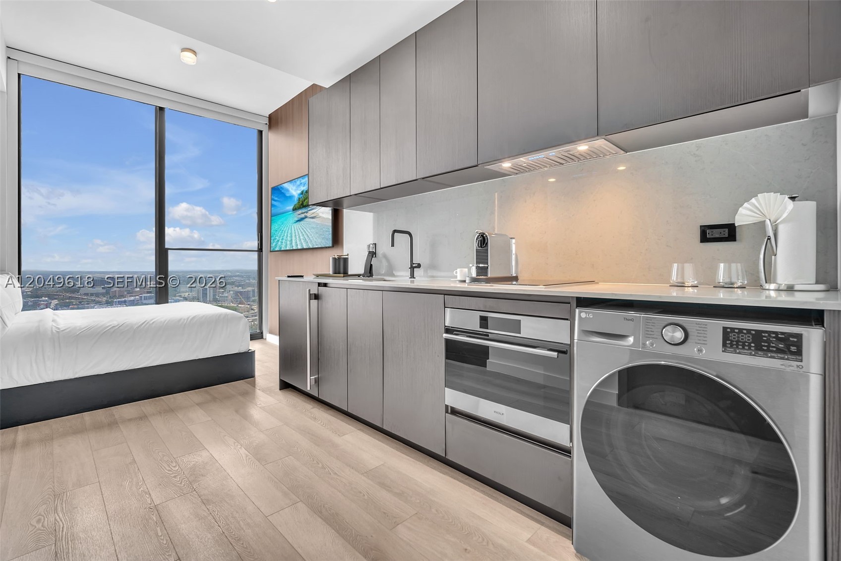 image E11EVEN Hotel & Residences6