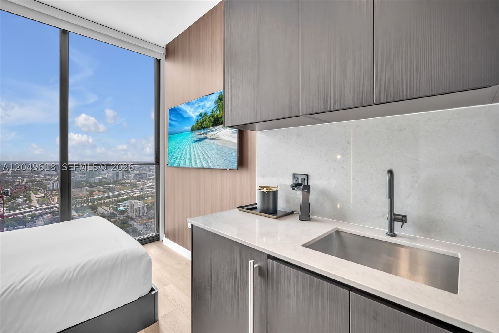 image E11EVEN Hotel & Residences7