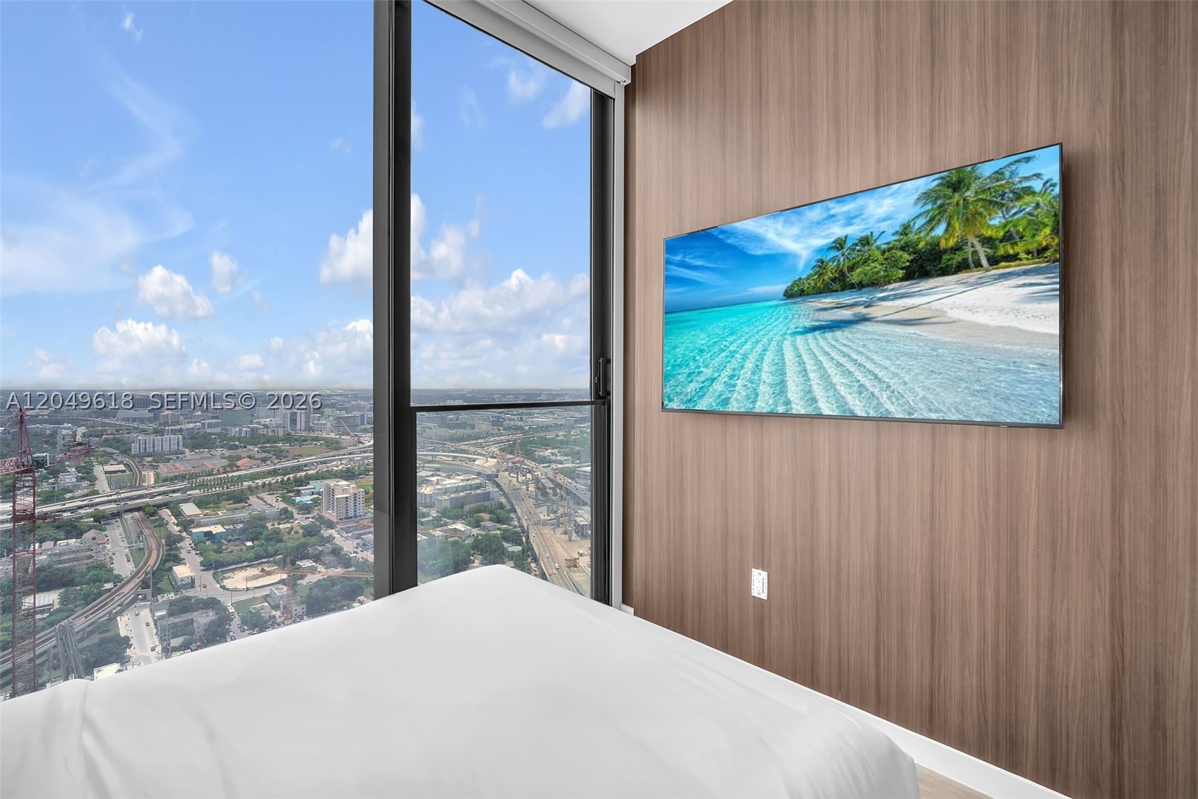 image E11EVEN Hotel & Residences8