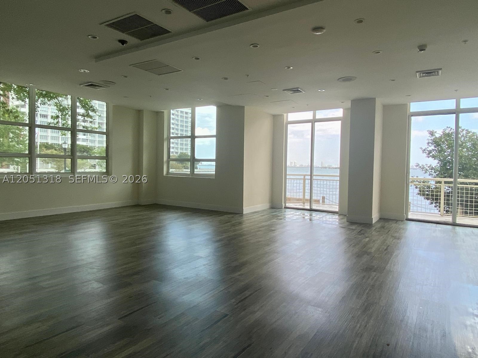 image Cite on the Bay East29