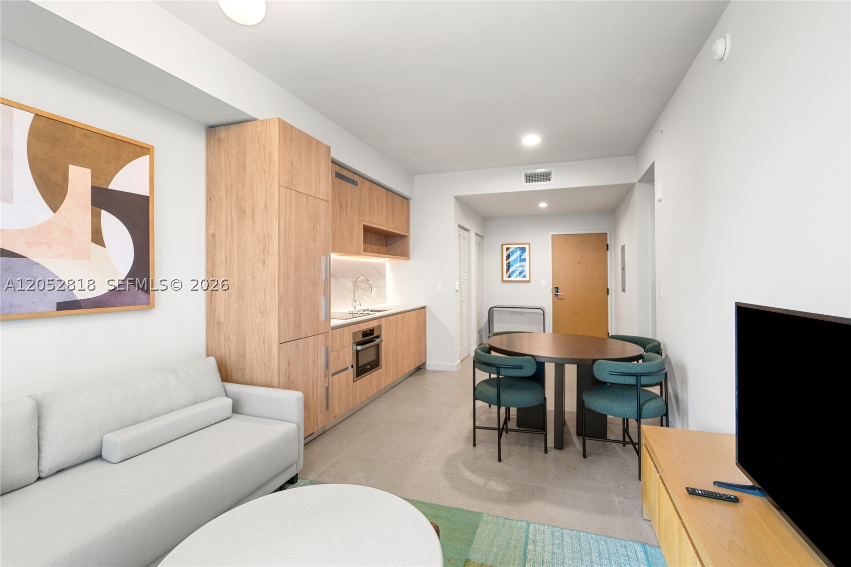 11 NE 6th St #2204