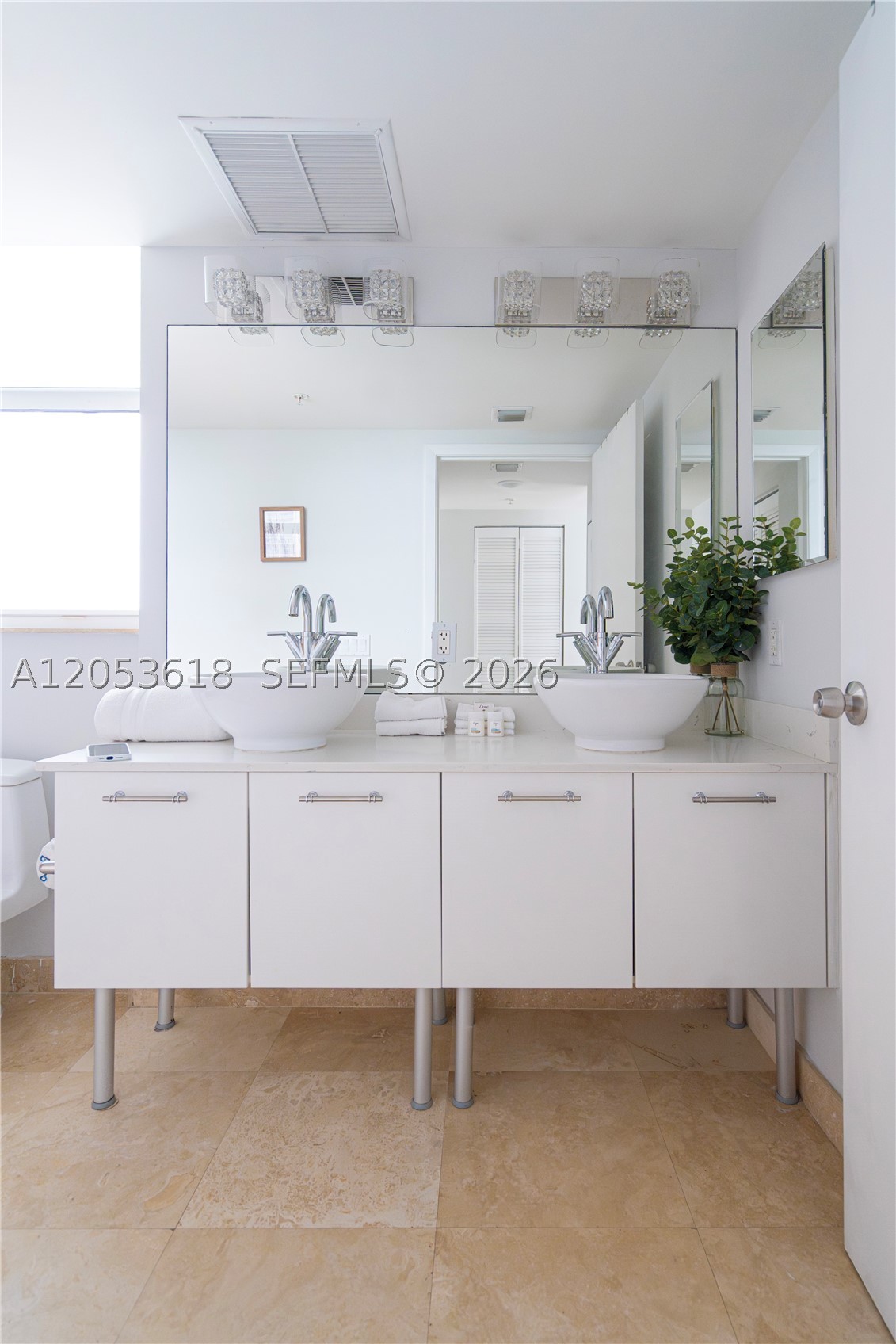 41 SE 5th St #2102 Miami, FL 33131