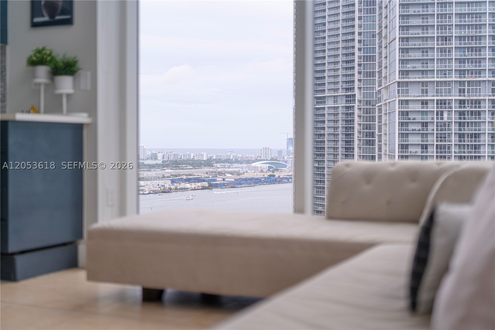 41 SE 5th St #2102 Miami, FL 33131