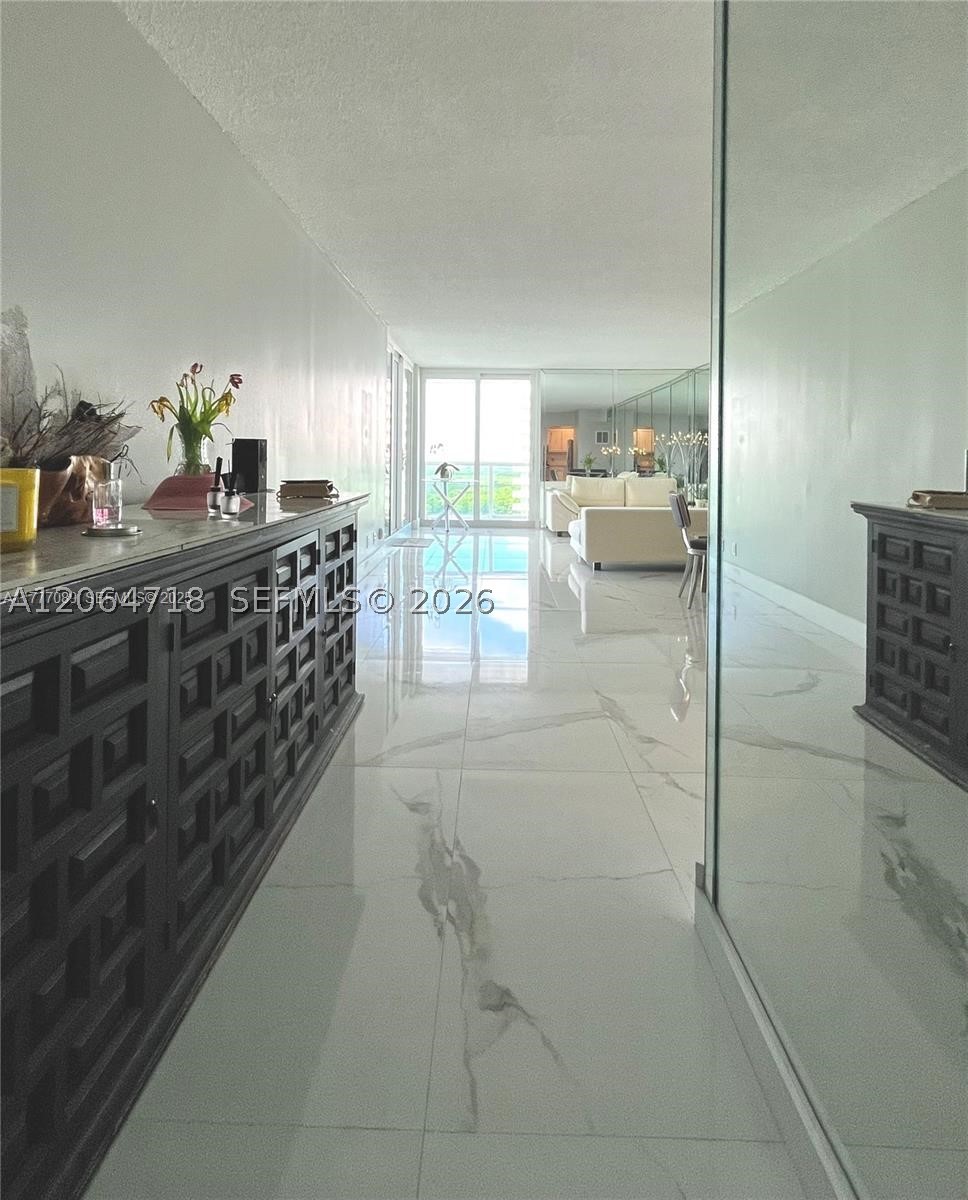 image Arlen House East8