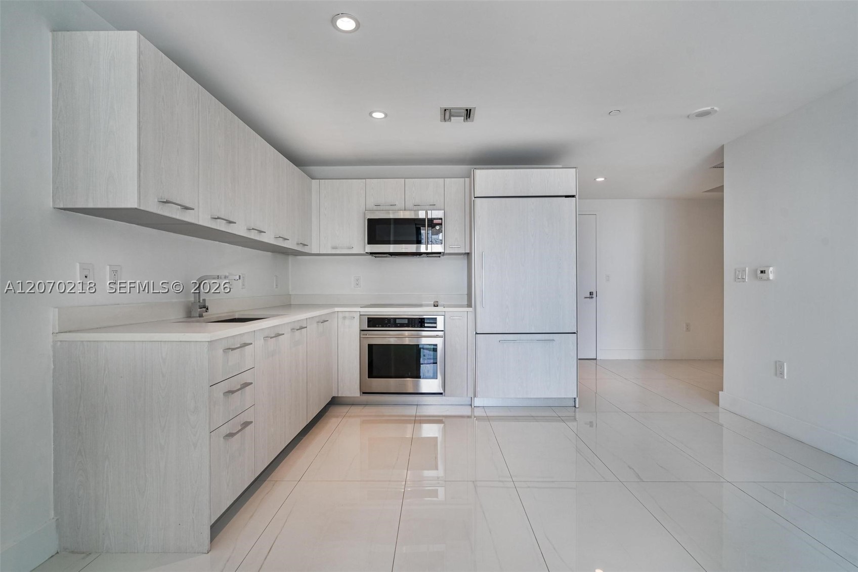 image Brickell Heights East10