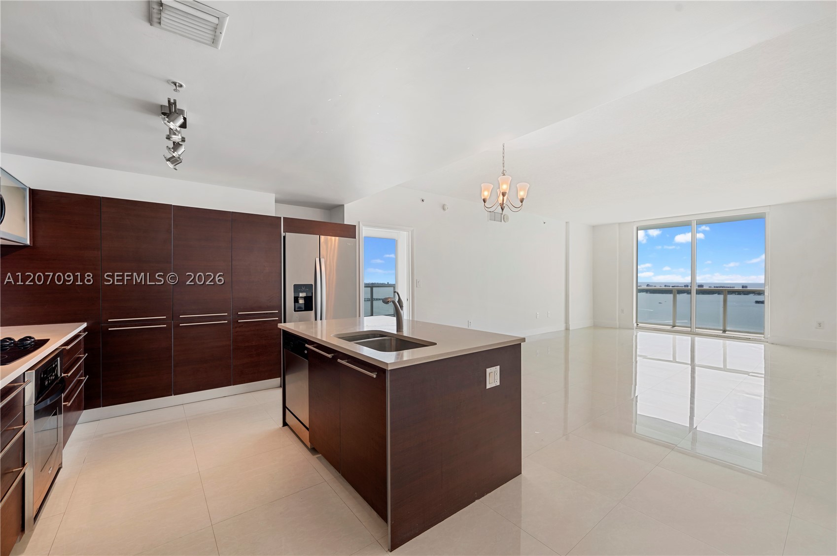 1900 N Bayshore Dr #4302