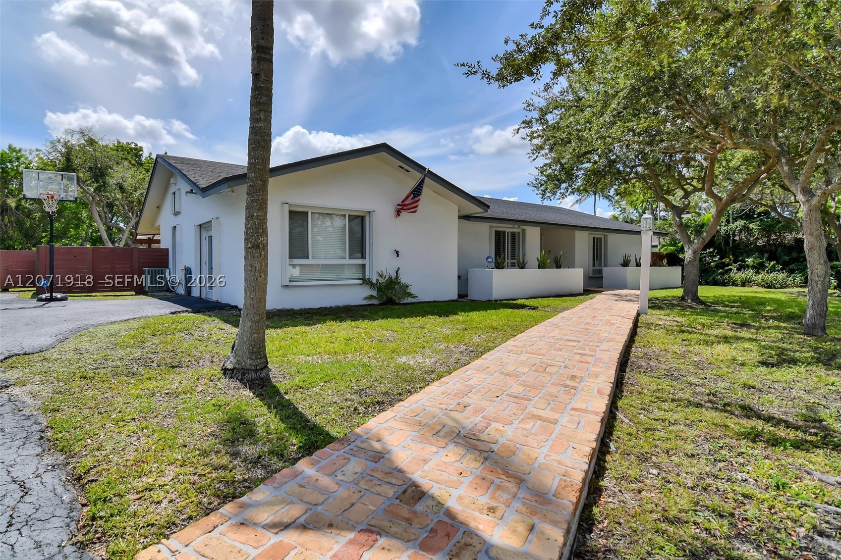 13241 SW 104th Ave Miami, FL 33176