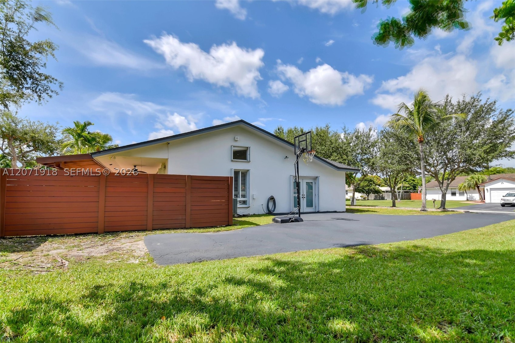 13241 SW 104th Ave Miami, FL 33176