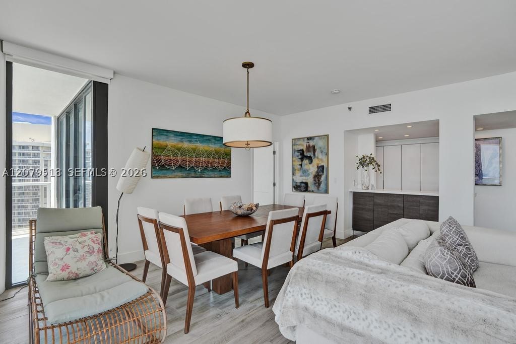 image Hamptons West9