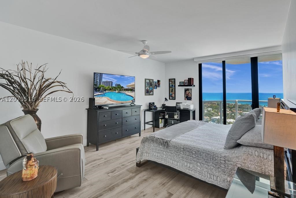 image Hamptons West21