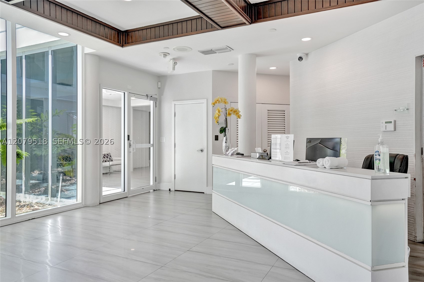 image Hamptons West46