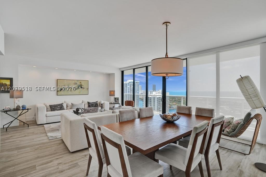 image Hamptons West7