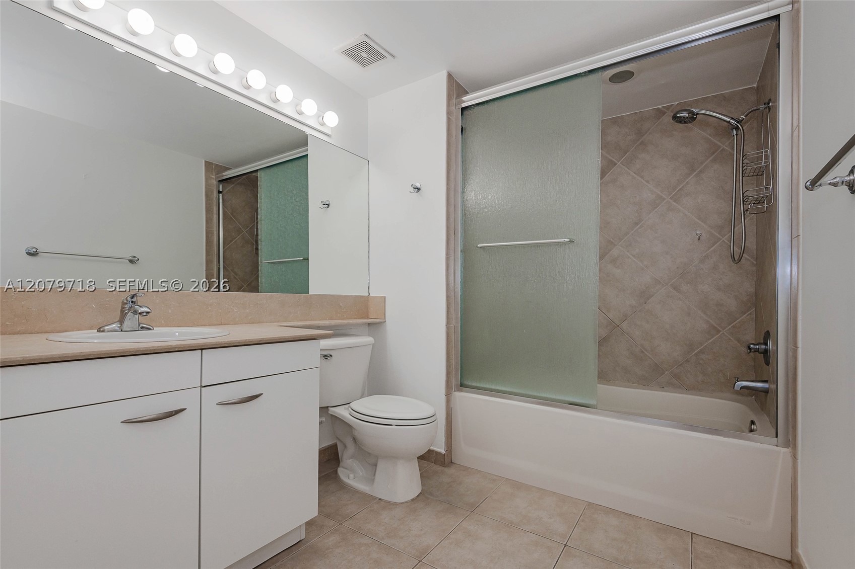 image 2080 Ocean Drive22