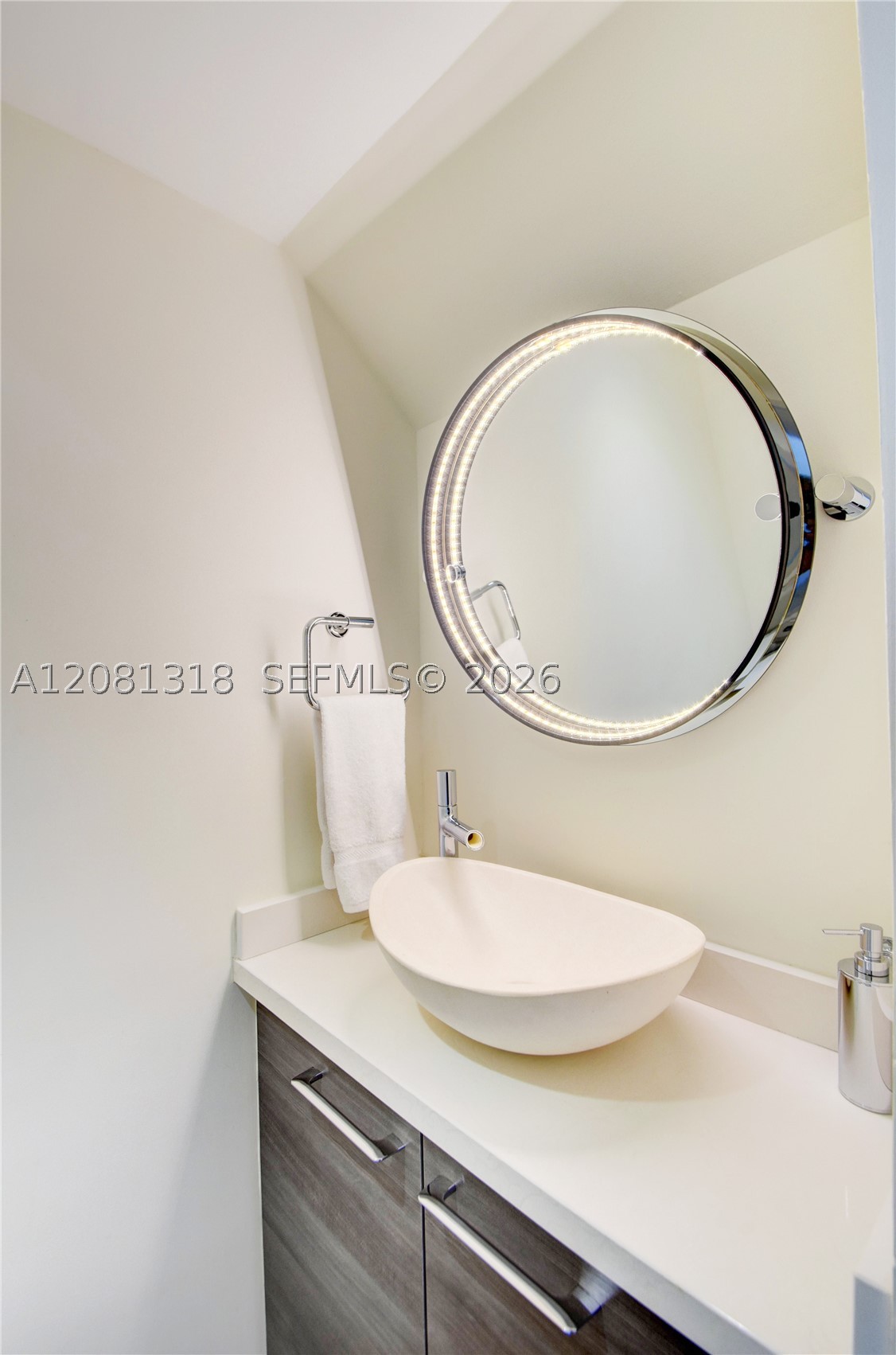 5445 Collins Ave #P2 Miami Beach, FL 33140