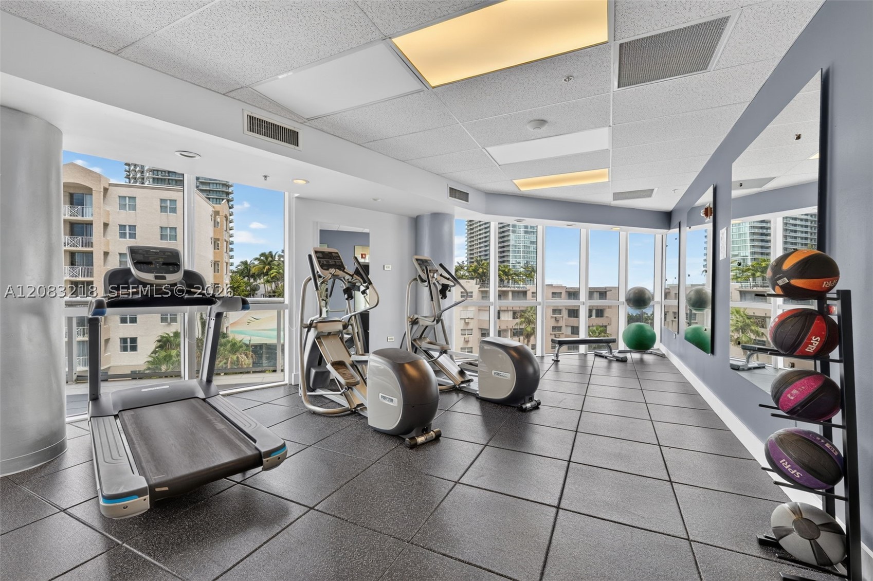 image Platinum Condominium18