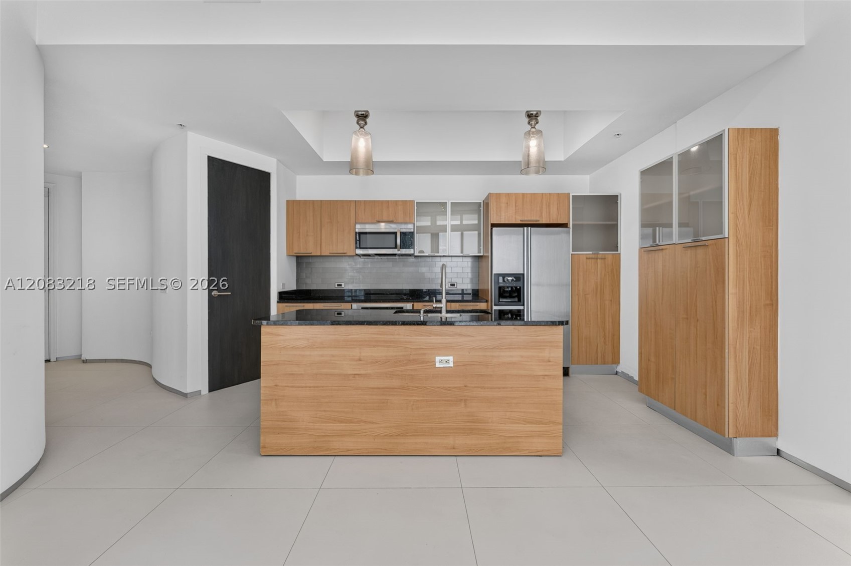 image Platinum Condominium5