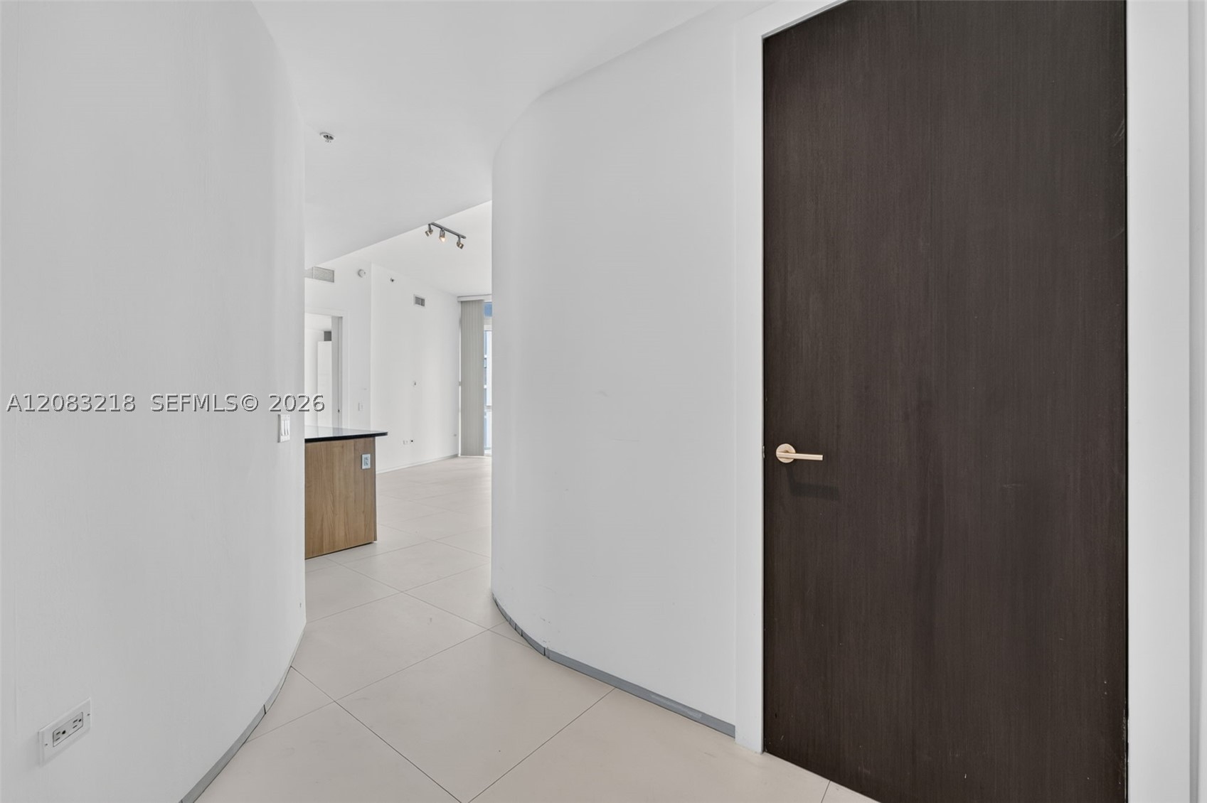 image Platinum Condominium8