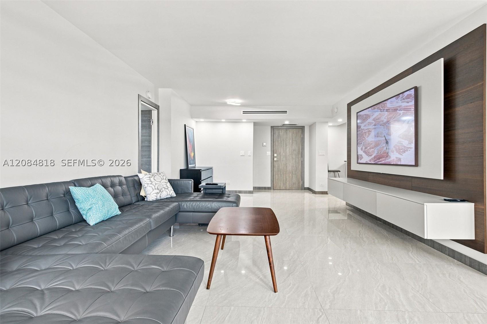 image Winston Towers 1008