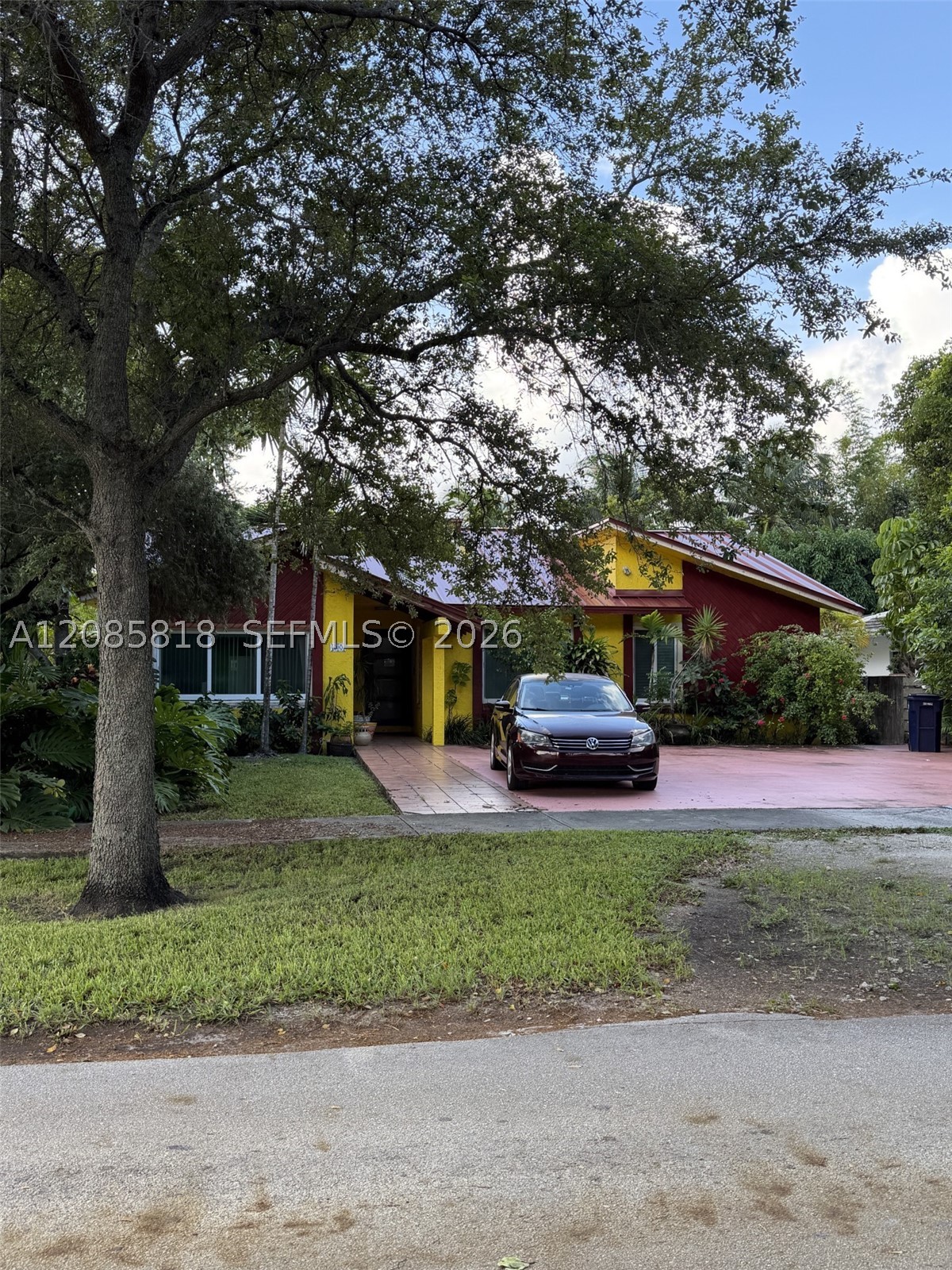 400 Oriole Ave