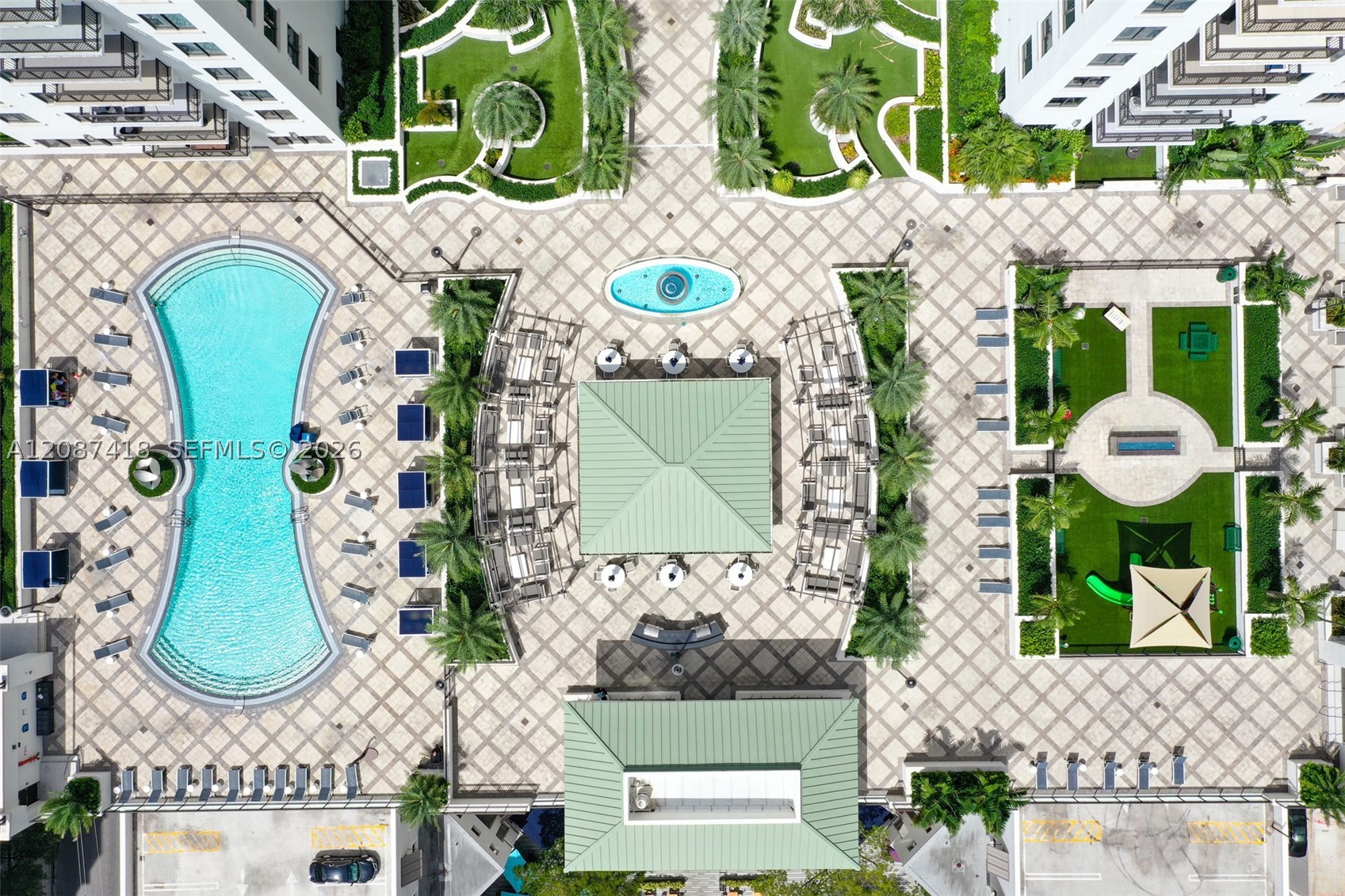 image Nine at Mary Brickell Village0