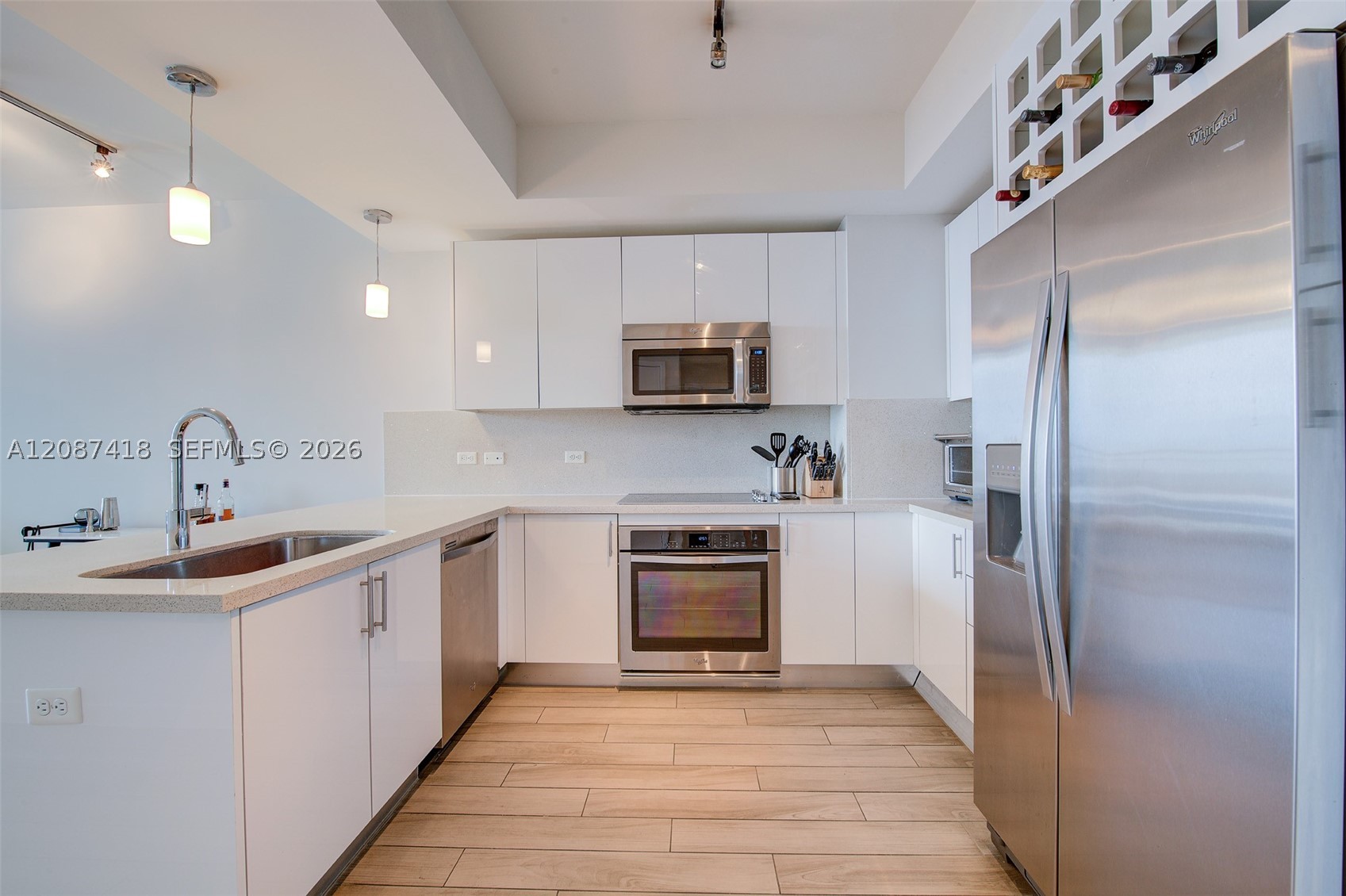 image Nine at Mary Brickell Village9
