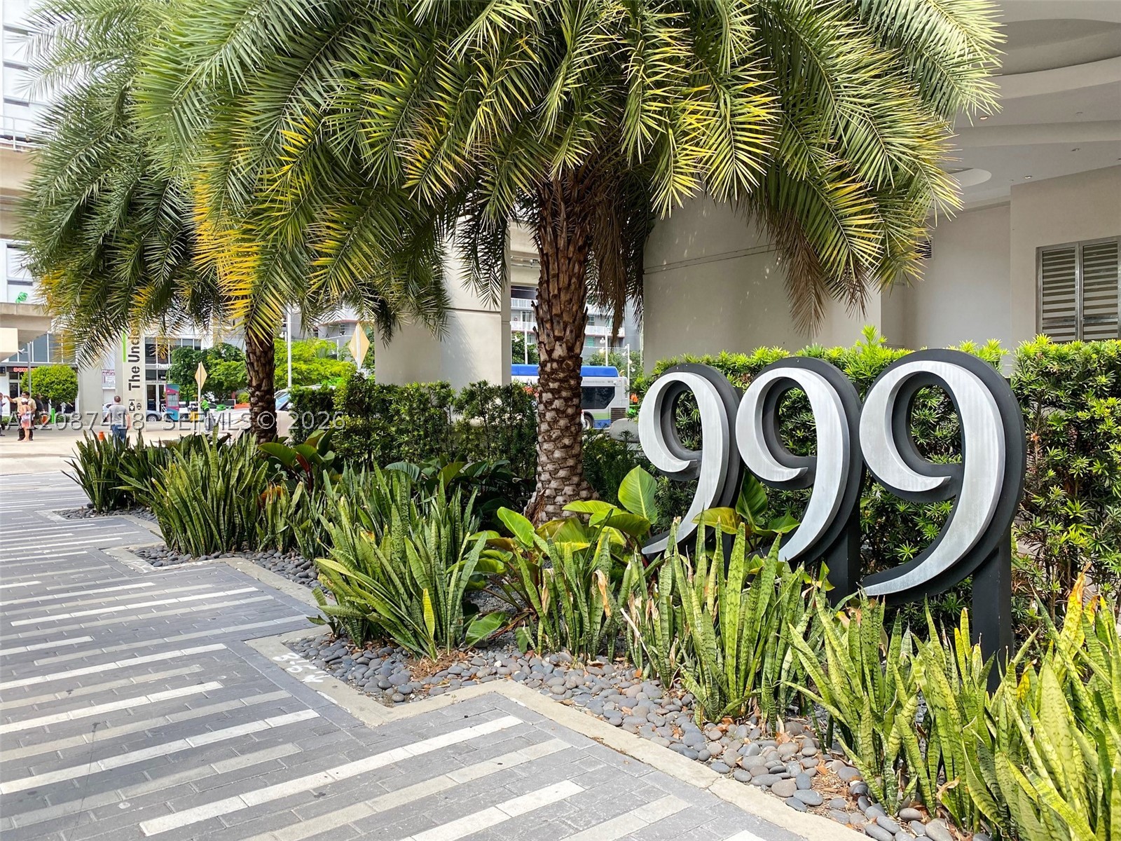 image Nine at Mary Brickell Village1