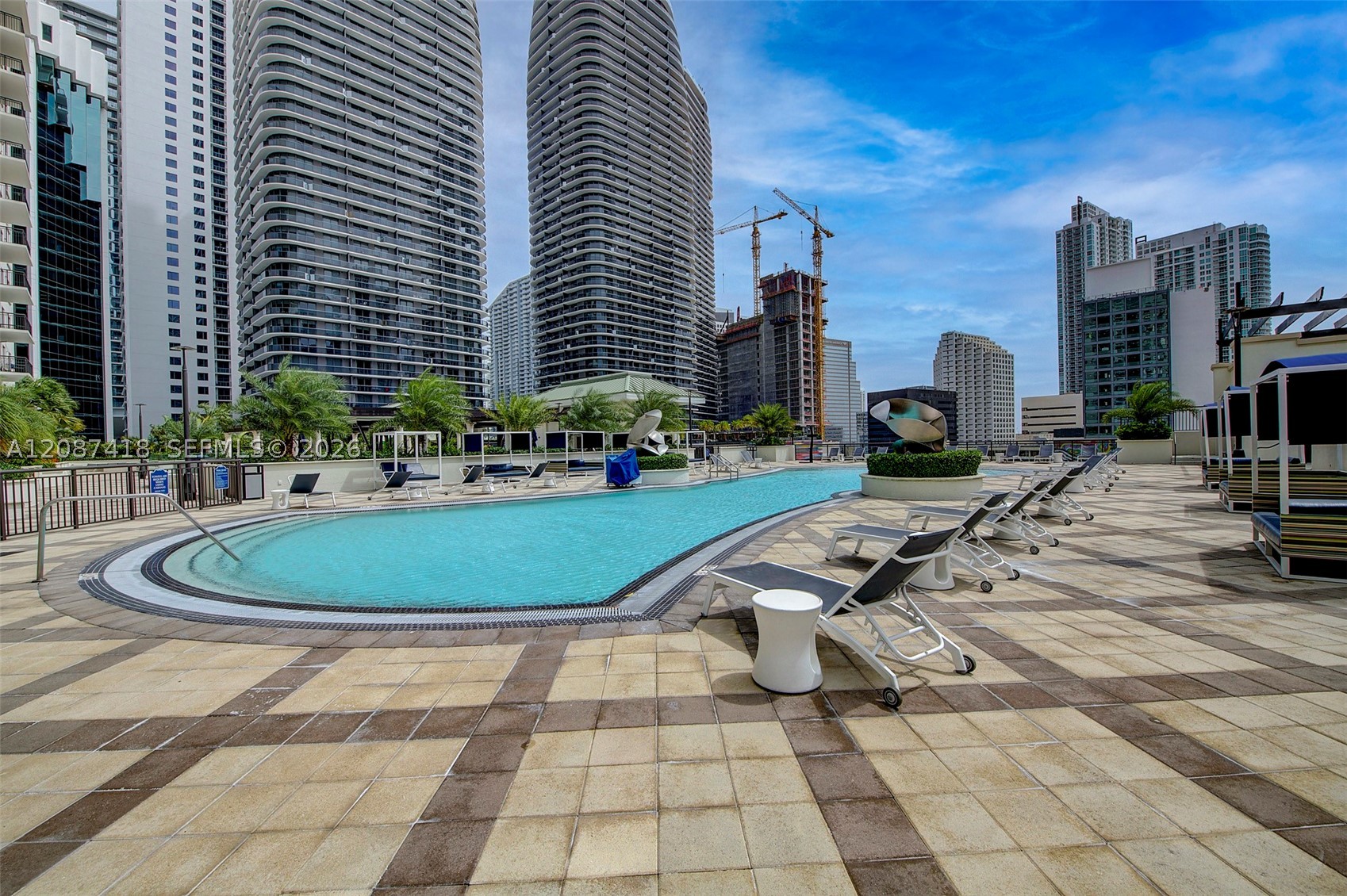 image Nine at Mary Brickell Village20
