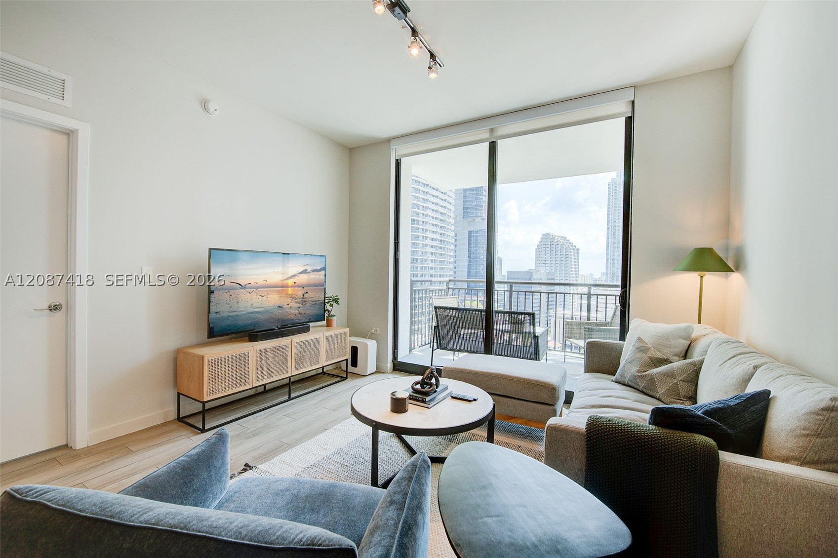 image Nine at Mary Brickell Village4