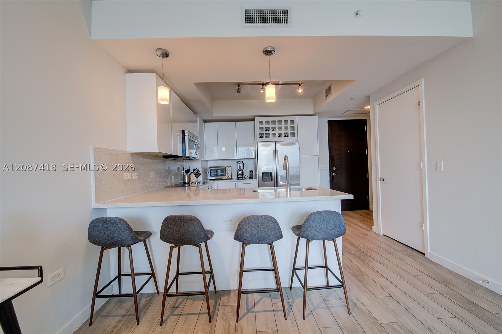 image Nine at Mary Brickell Village7