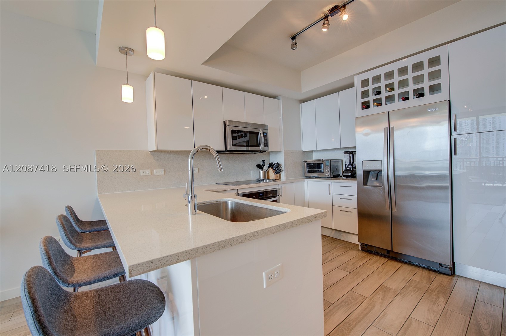 image Nine at Mary Brickell Village8