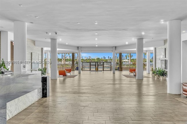 image South Bay Club1