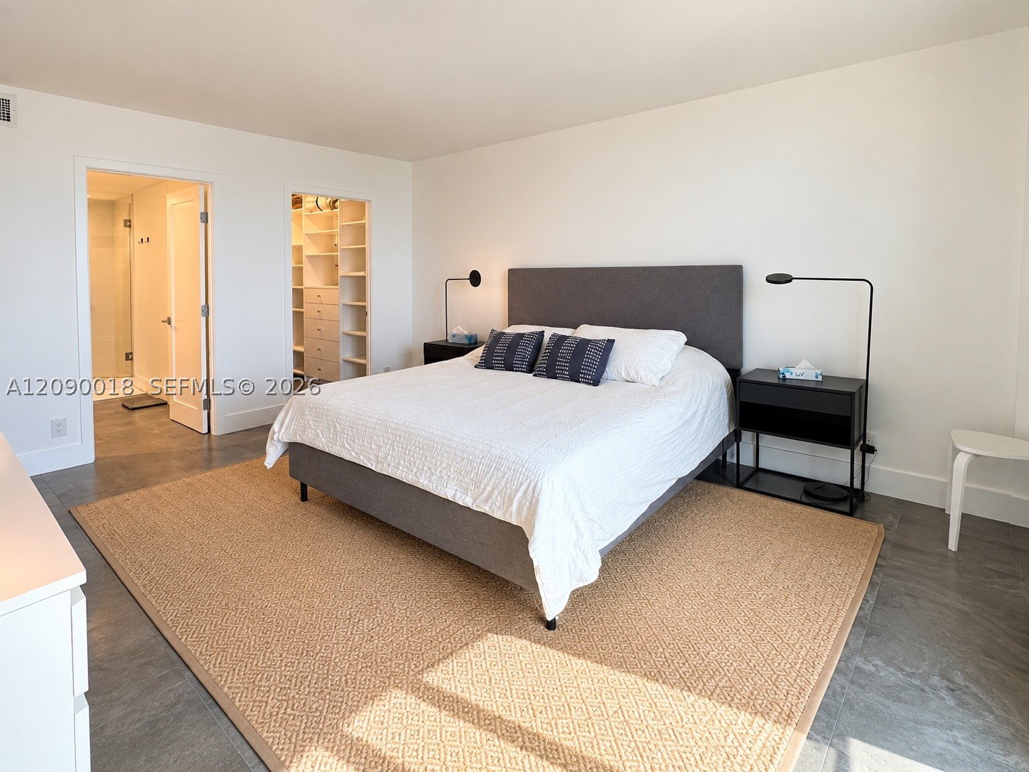 image Arlen House East11
