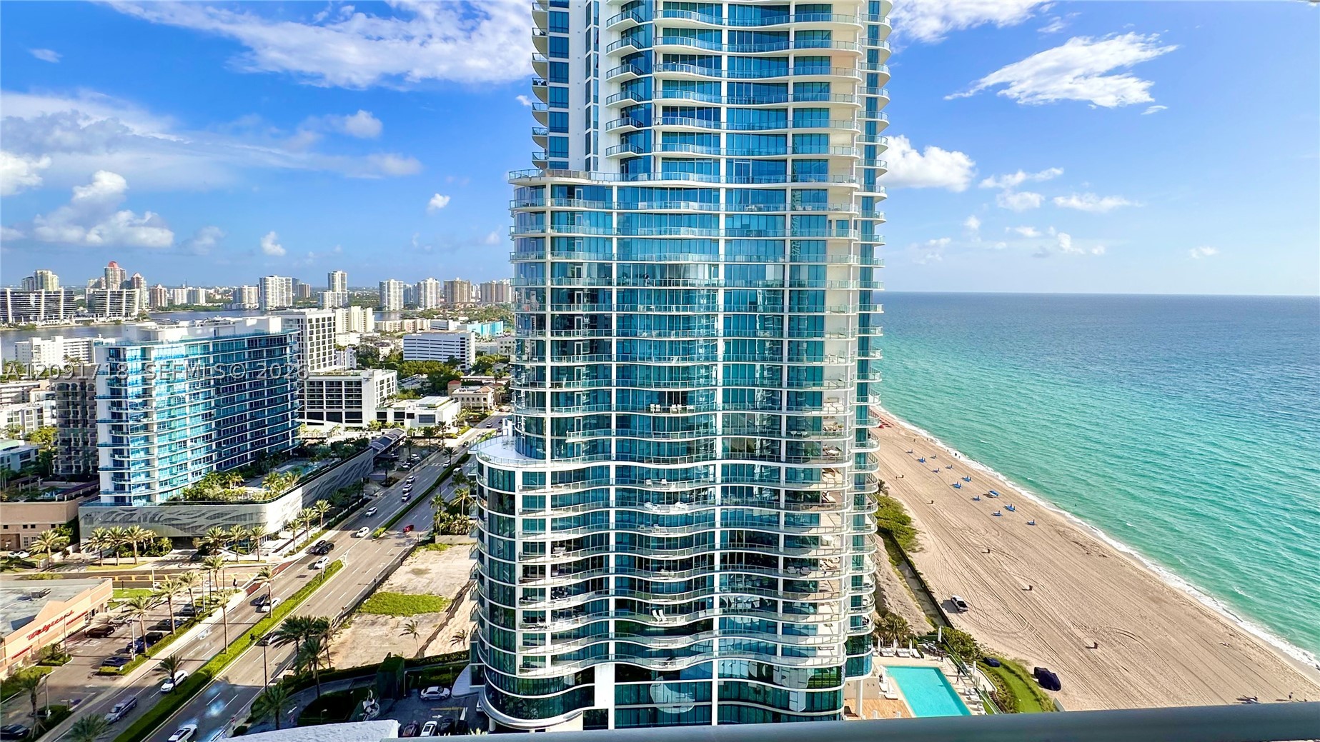 17375 Collins Ave #2607