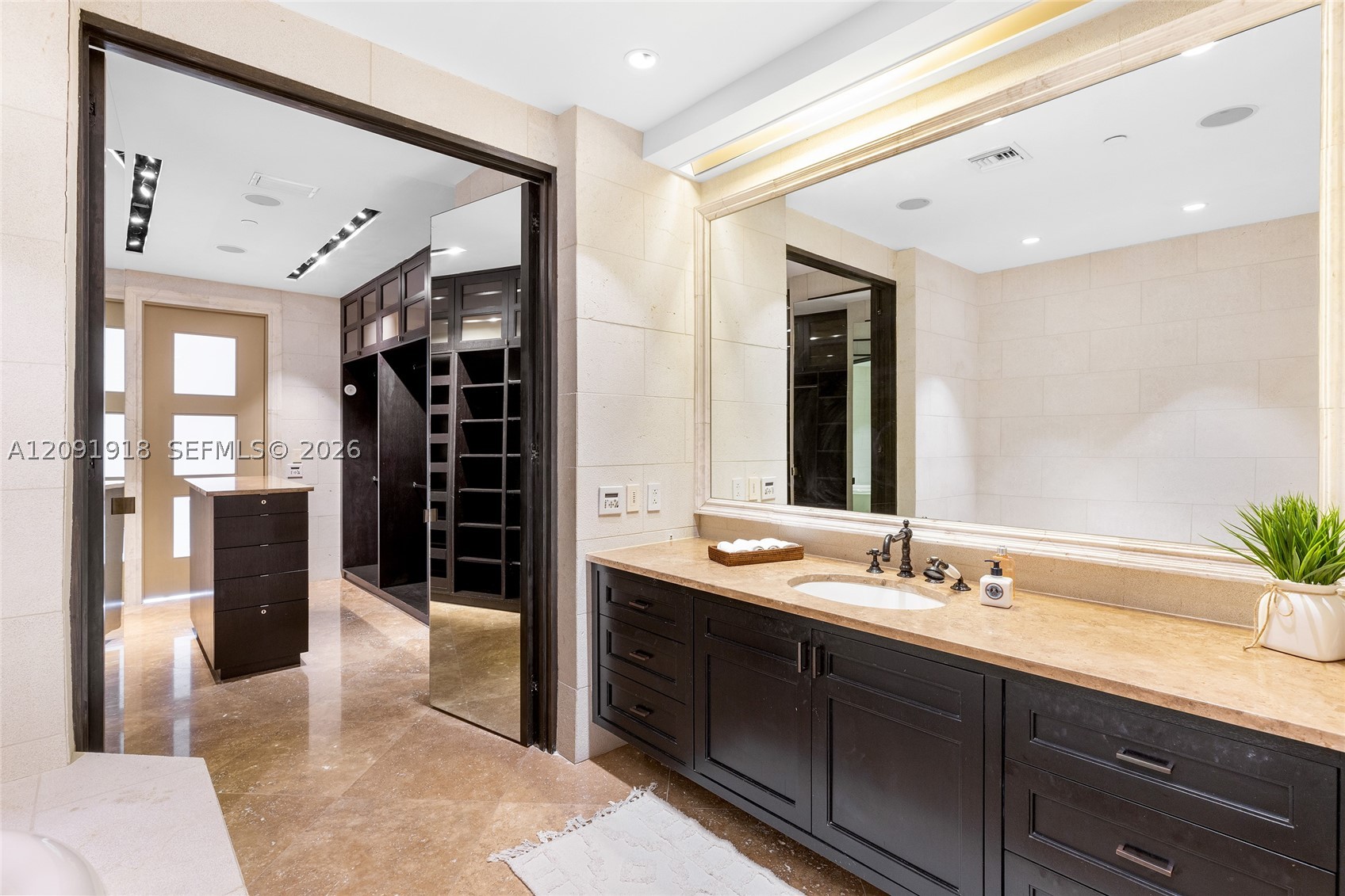 7412 Fisher Is Dr #7412 Miami Beach, FL 33109
